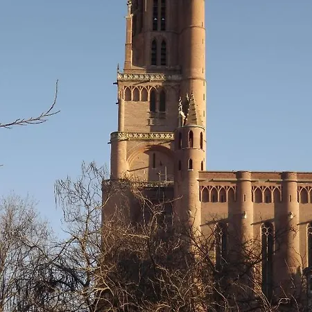 Les Berges De La Cathedrale Apartment *