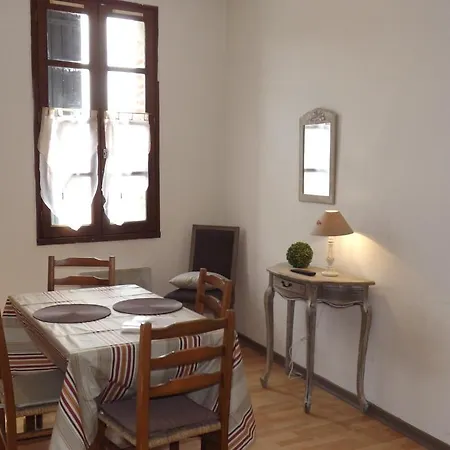 Les Berges De La Cathedrale Apartment